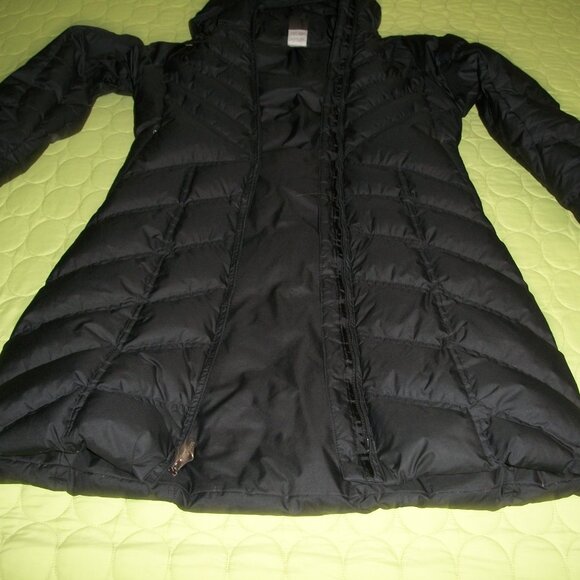 Patagonia Women's Black Down Puffer Coat with Hood - Picture 9 of 16